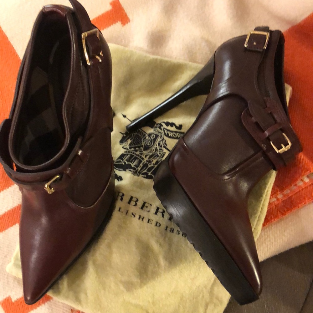 Burberry Leather Boots - NEW